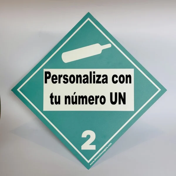 Foto de cartel clase 2.2 con UN personalizado