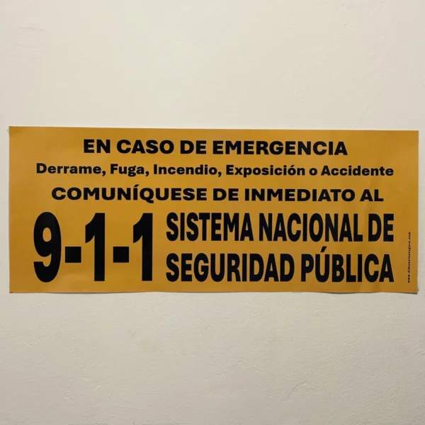 letrero con el número telefónico del 911, foto frontal