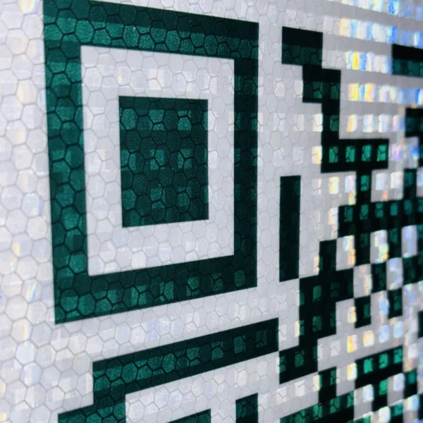 qr-closeup1 Calcomanía QR para el Transporte de Petrolíferos