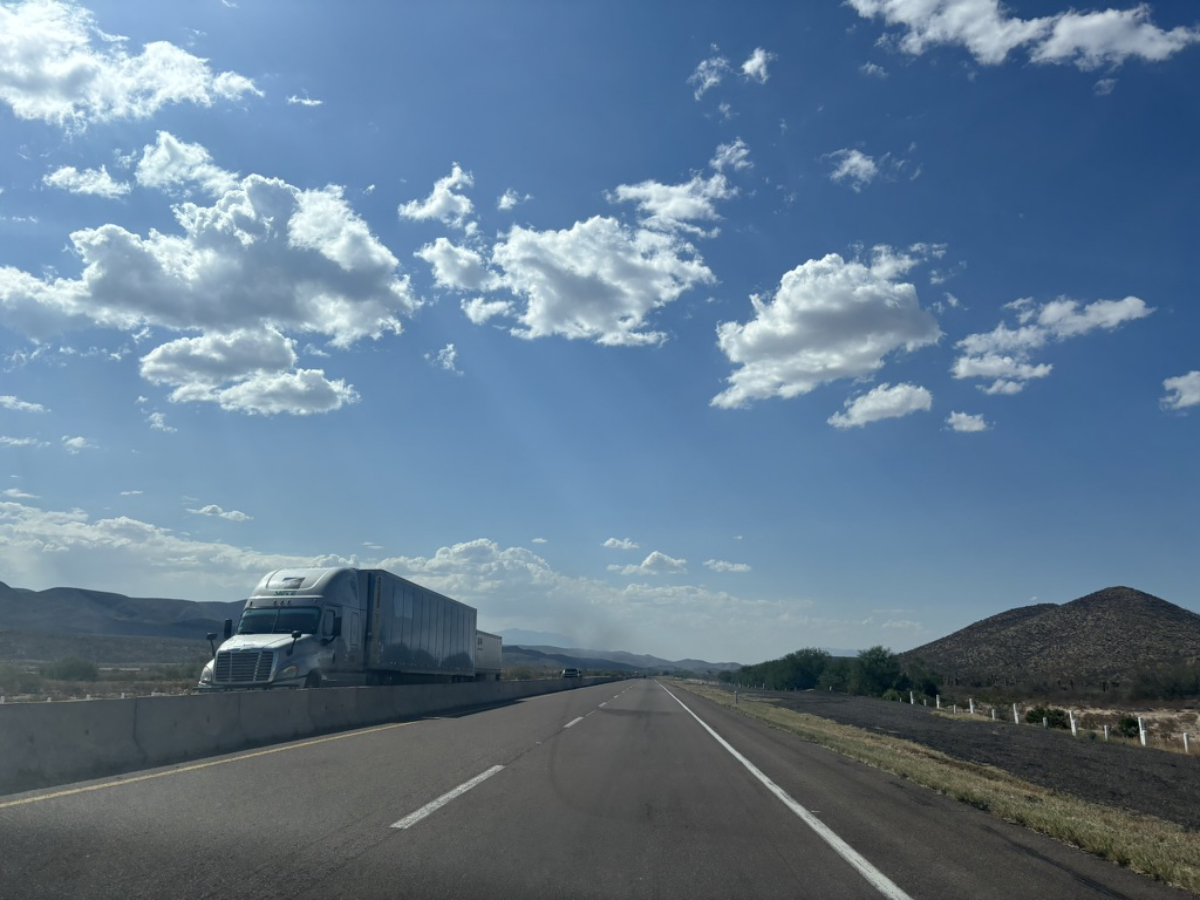 Foto de camión en carretera
